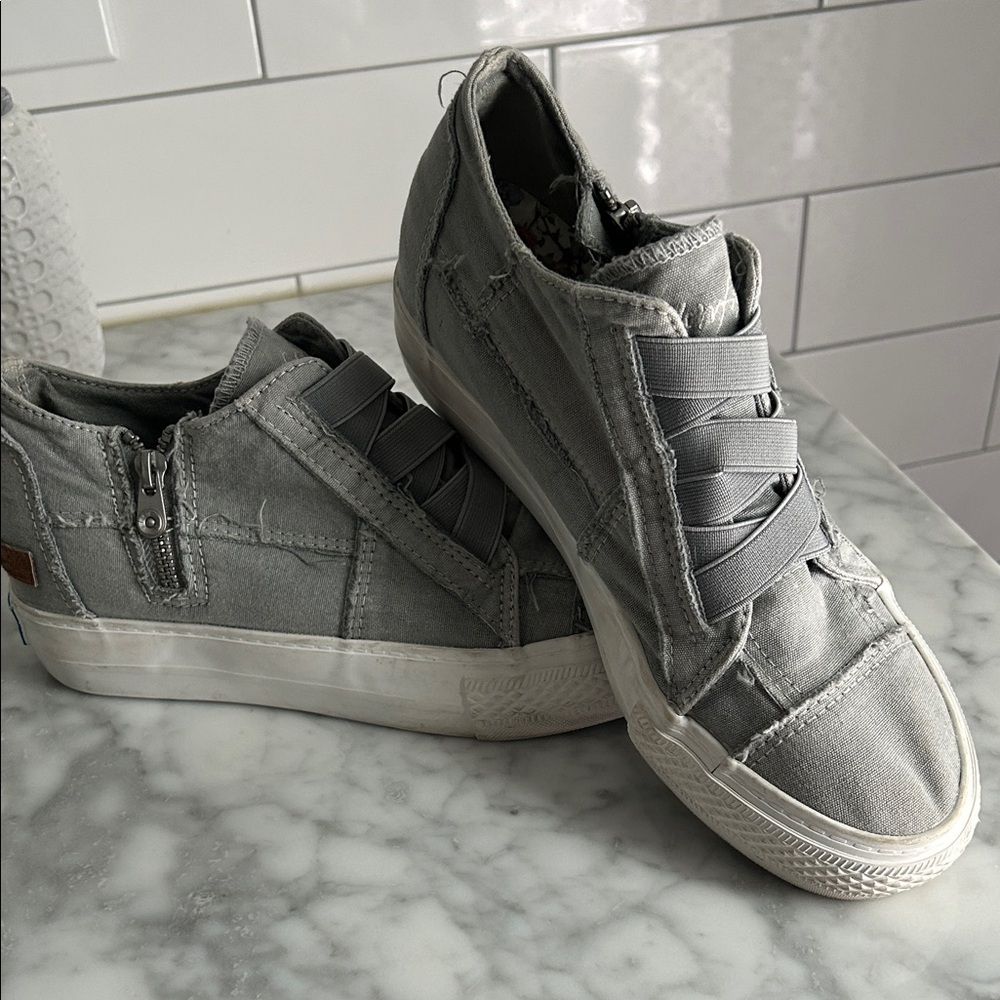 Blowfish Women's Gray Casual Sneakers - Picture 3 of 3